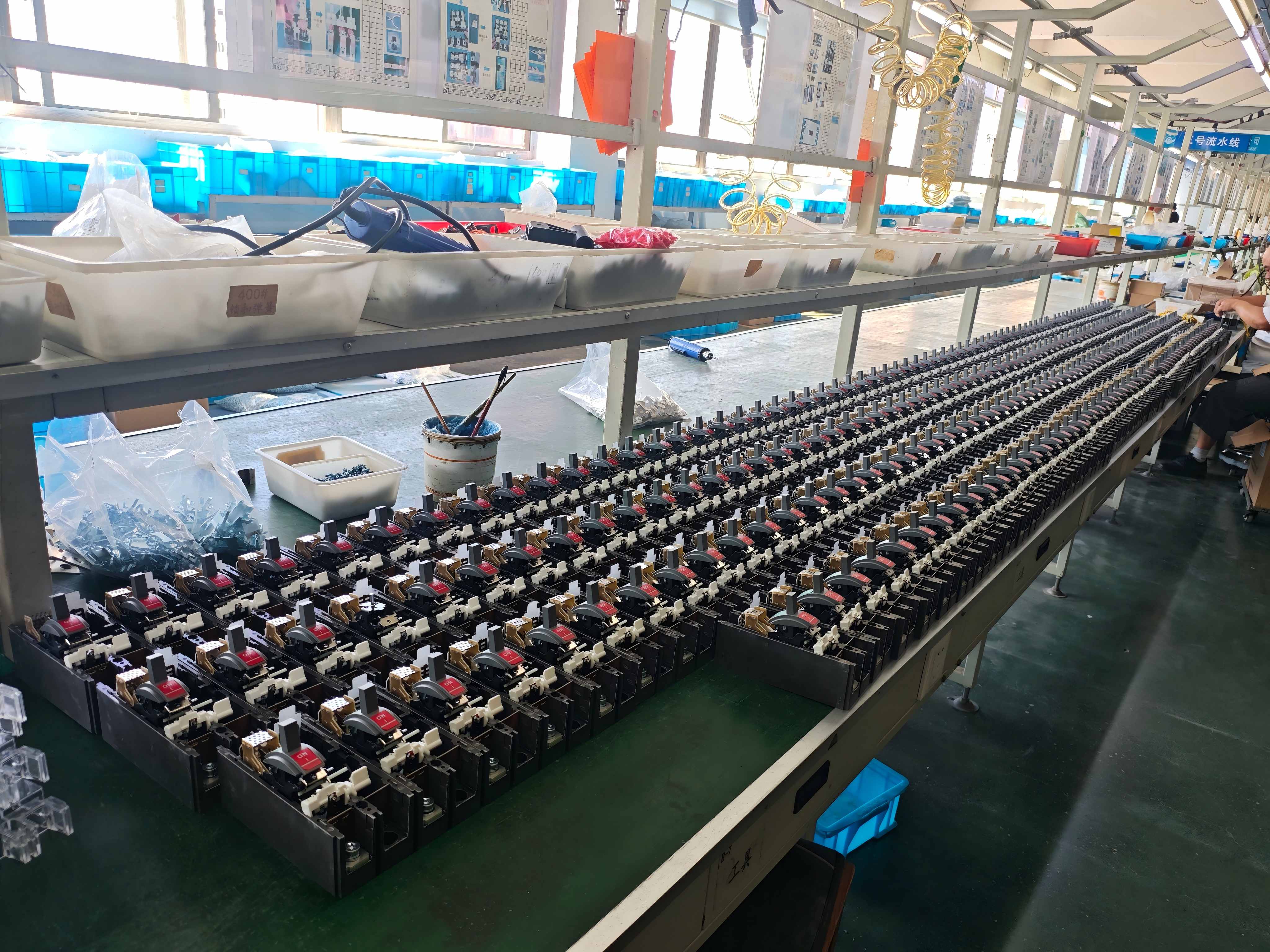 DC250V MCCB,Molded Case Circuit Breaker workshop(1).jpg